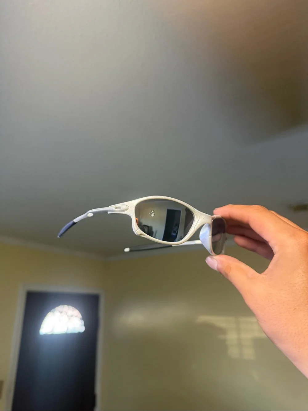 Oaks mWhite Polarized Sports Sunglasses